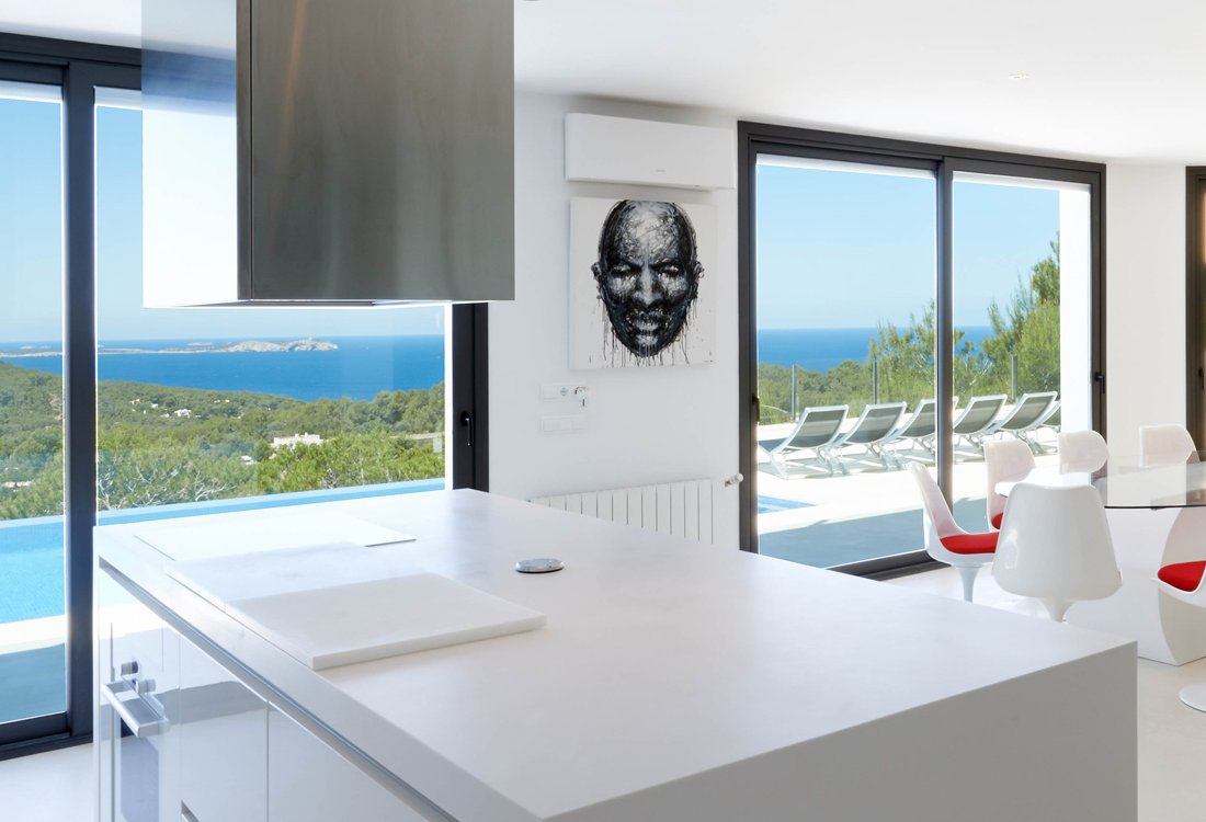 Luxurious villa in unique panoramic position - 8