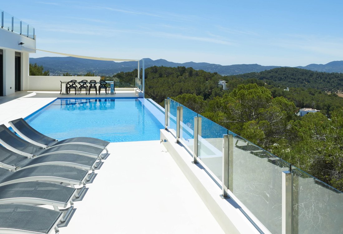 Luxurious villa in unique panoramic position - 3