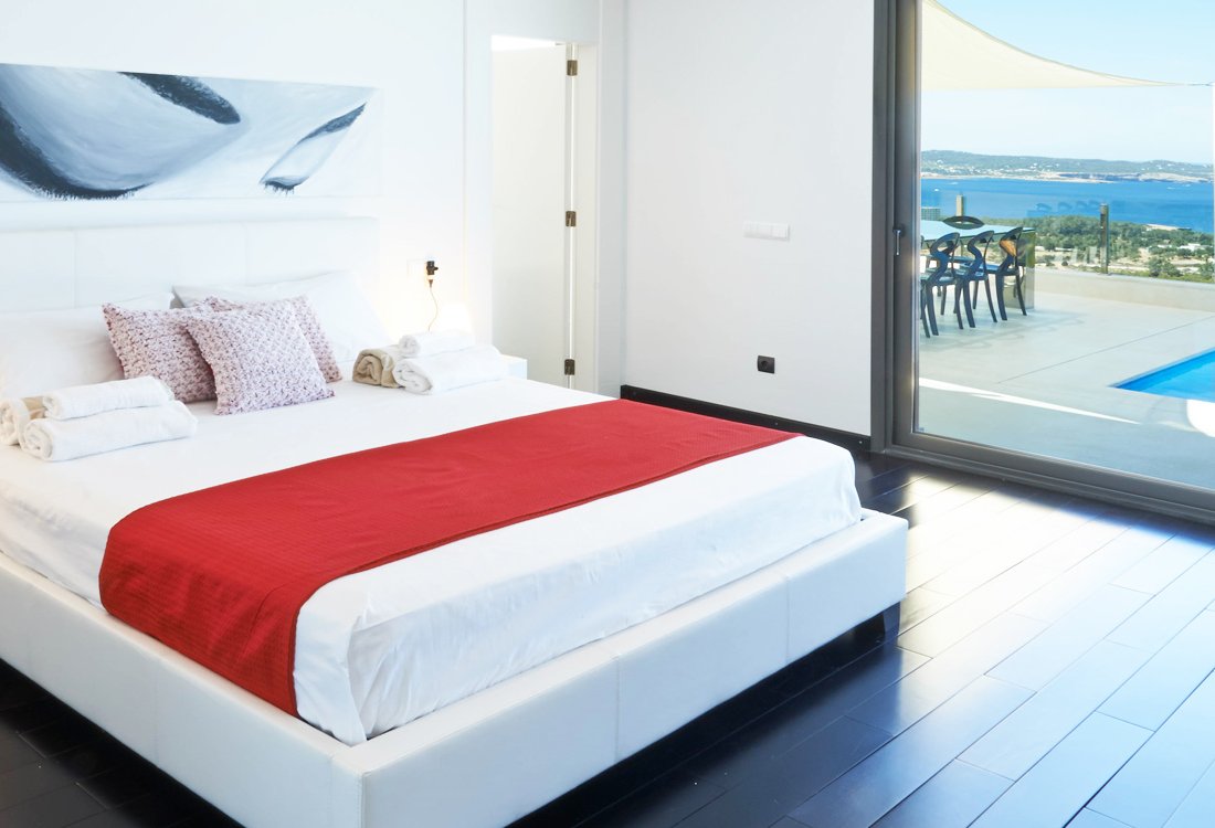 Luxurious villa in unique panoramic position - 10