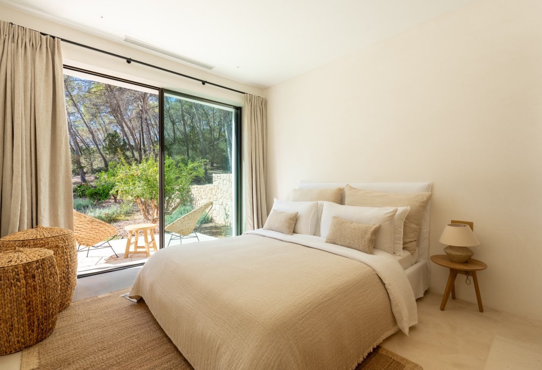 Finished Blakstad finca with views over the valley - 30