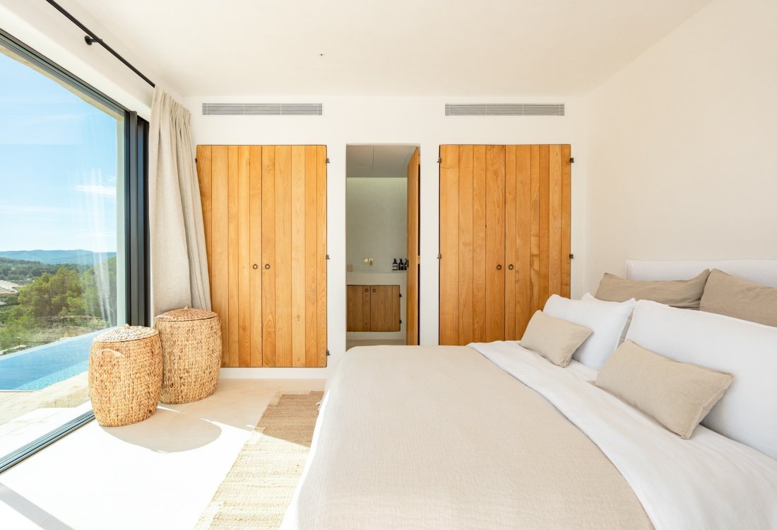 Finished Blakstad finca with views over the valley - 37