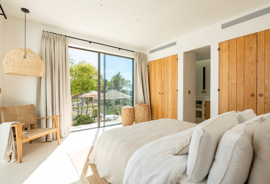 Finished Blakstad finca with views over the valley - 36