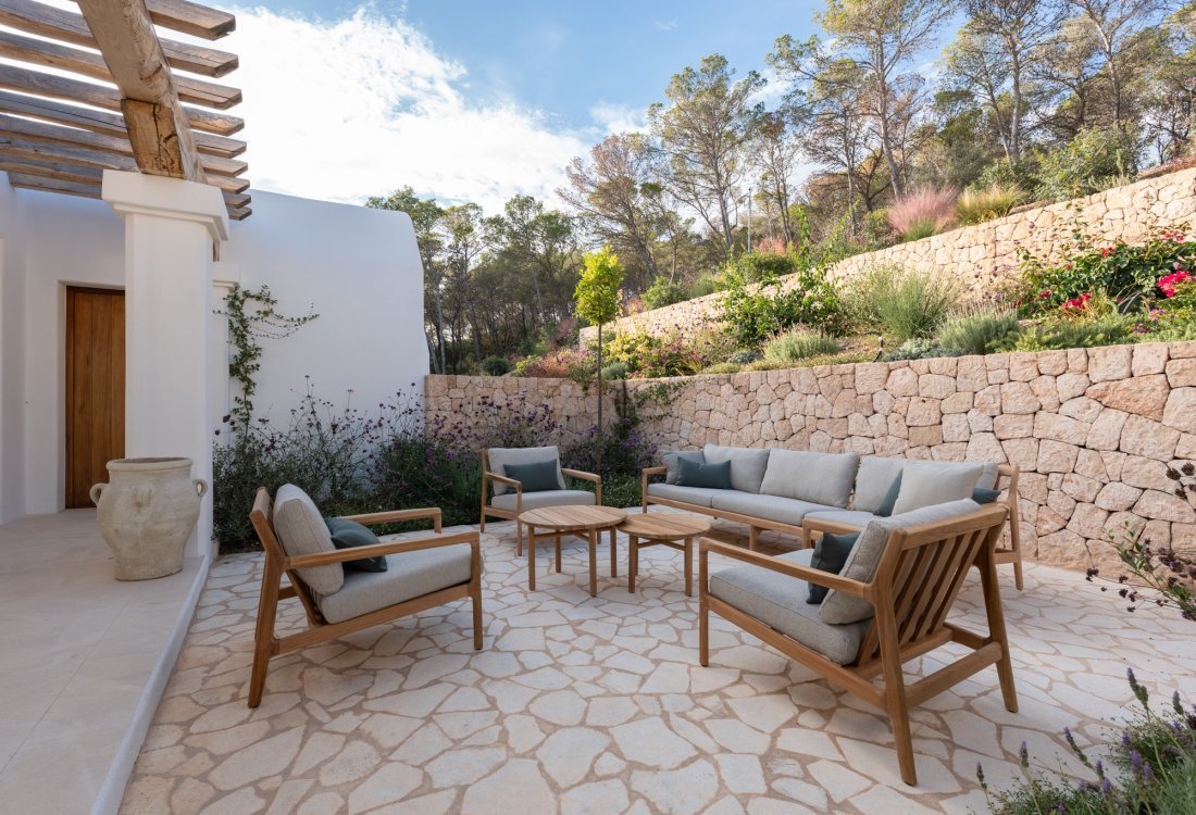 Finished Blakstad finca with views over the valley - 24