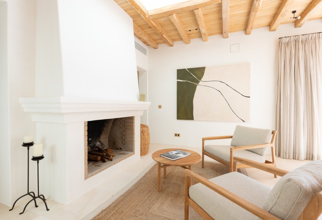 Finished Blakstad finca with views over the valley - 22