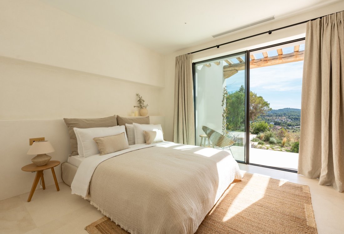 Finished Blakstad finca with views over the valley - 39