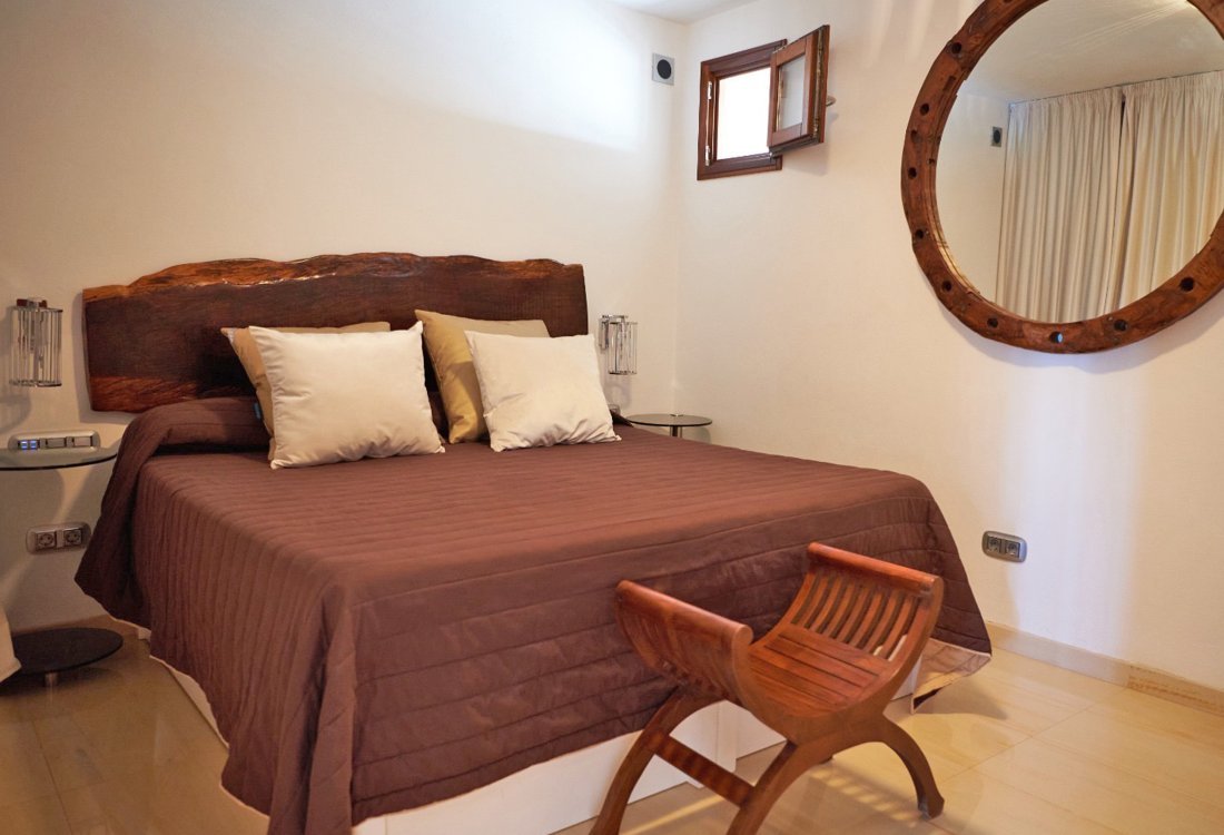 Stylish villa near the city - 15