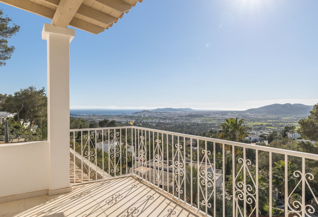 Propiedad representativa con espectaculares vistas panorámicas - 5