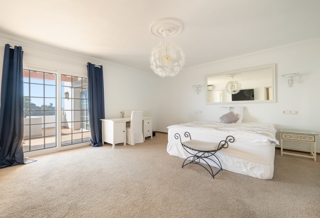 Propiedad representativa con espectaculares vistas panorámicas - 17