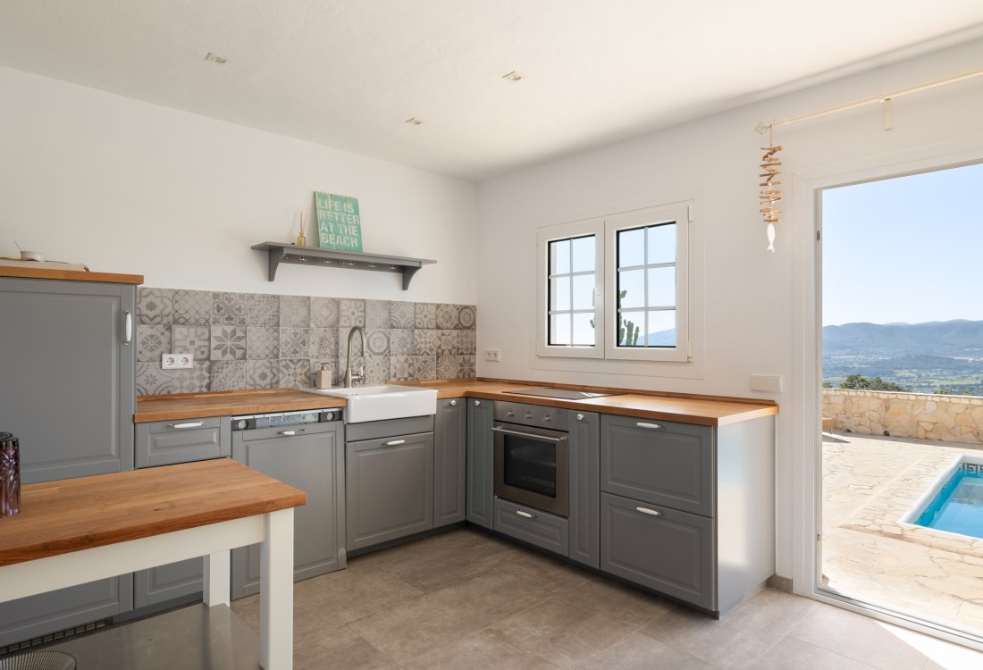 Propiedad representativa con espectaculares vistas panorámicas - 16