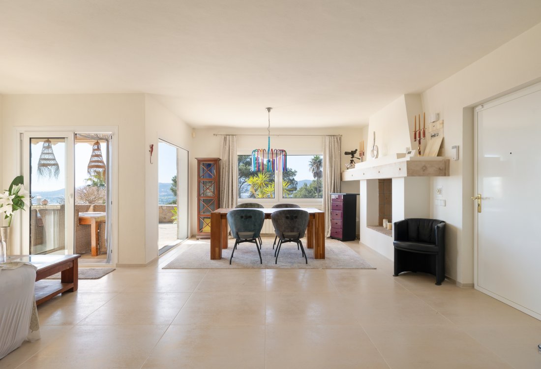 Propiedad representativa con espectaculares vistas panorámicas - 10