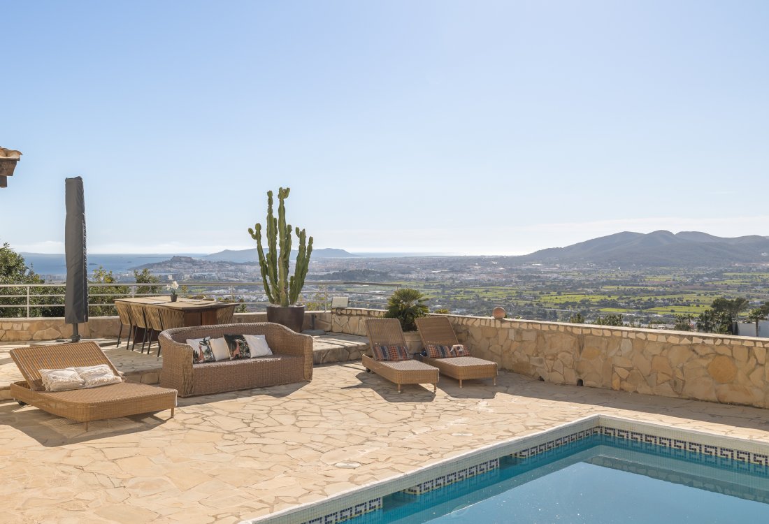 Propiedad representativa con espectaculares vistas panorámicas - 22