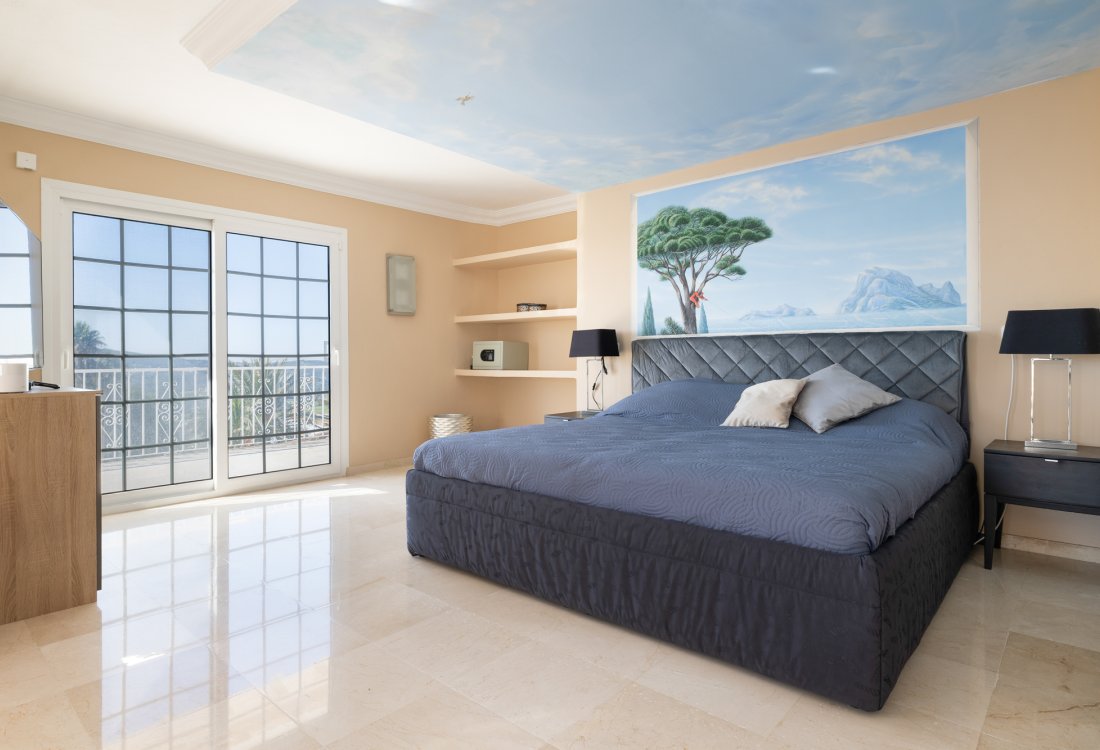 Propiedad representativa con espectaculares vistas panorámicas - 7