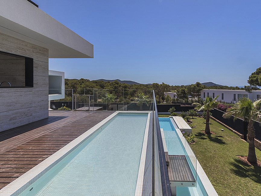 Spacious designer villa in an exclusive gated community - 18