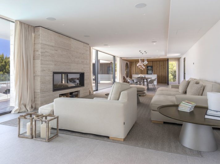 Spacious designer villa in an exclusive gated community - 4