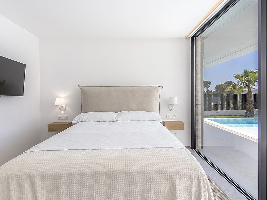 Spacious designer villa in an exclusive gated community - 15