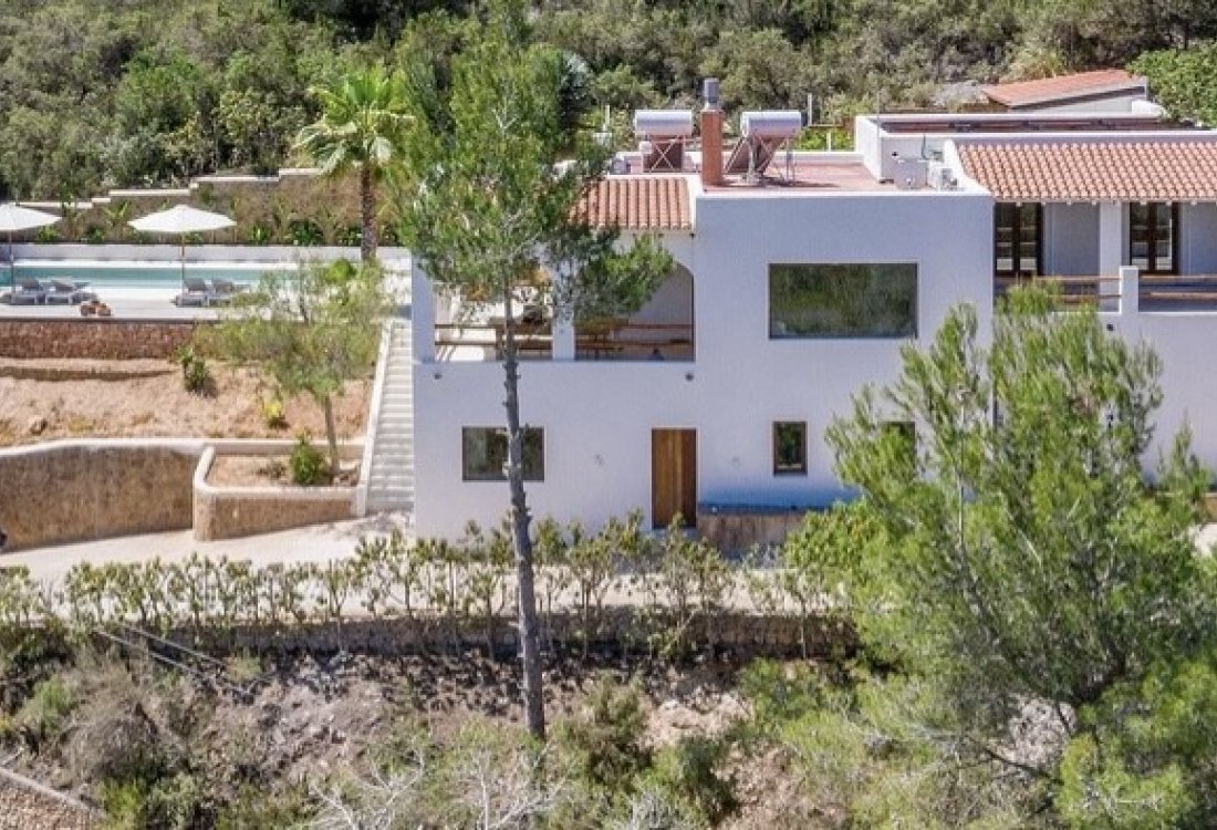Villa renovada con vistas al mar y montaña - 30