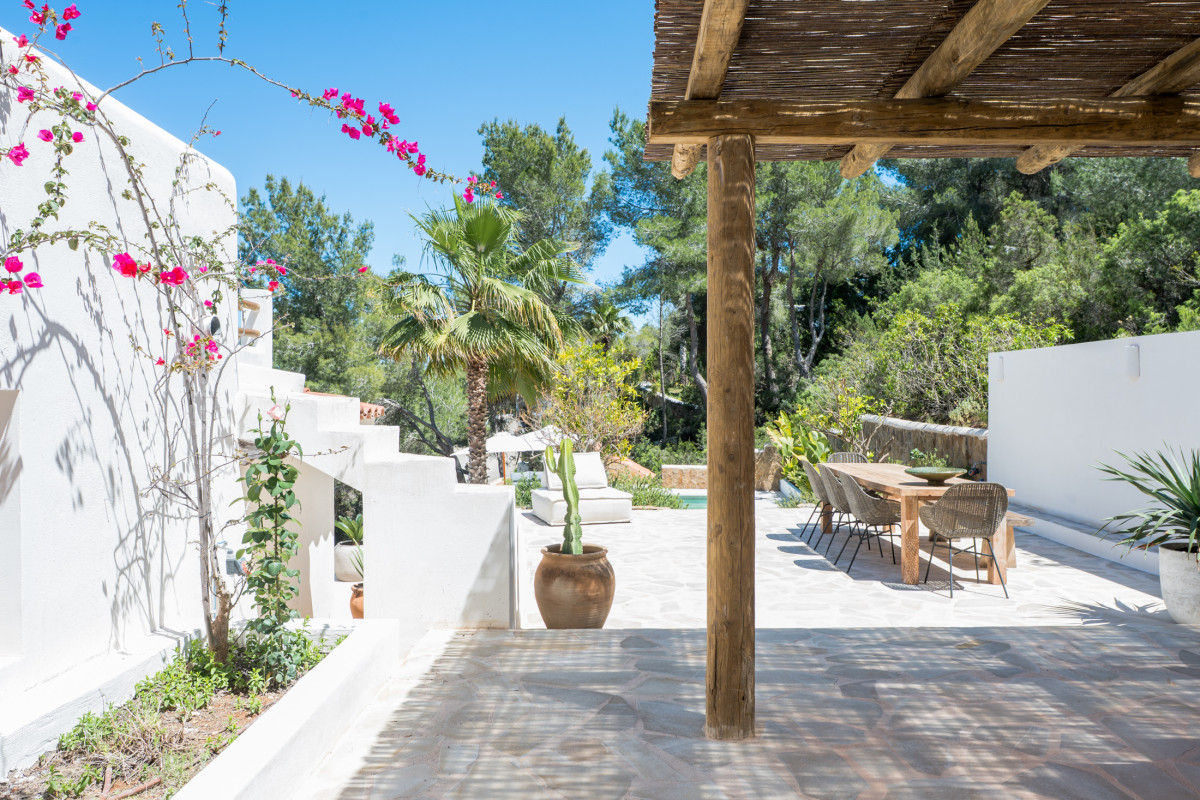 Boho style villa with a view of the sea and the mountains - 2