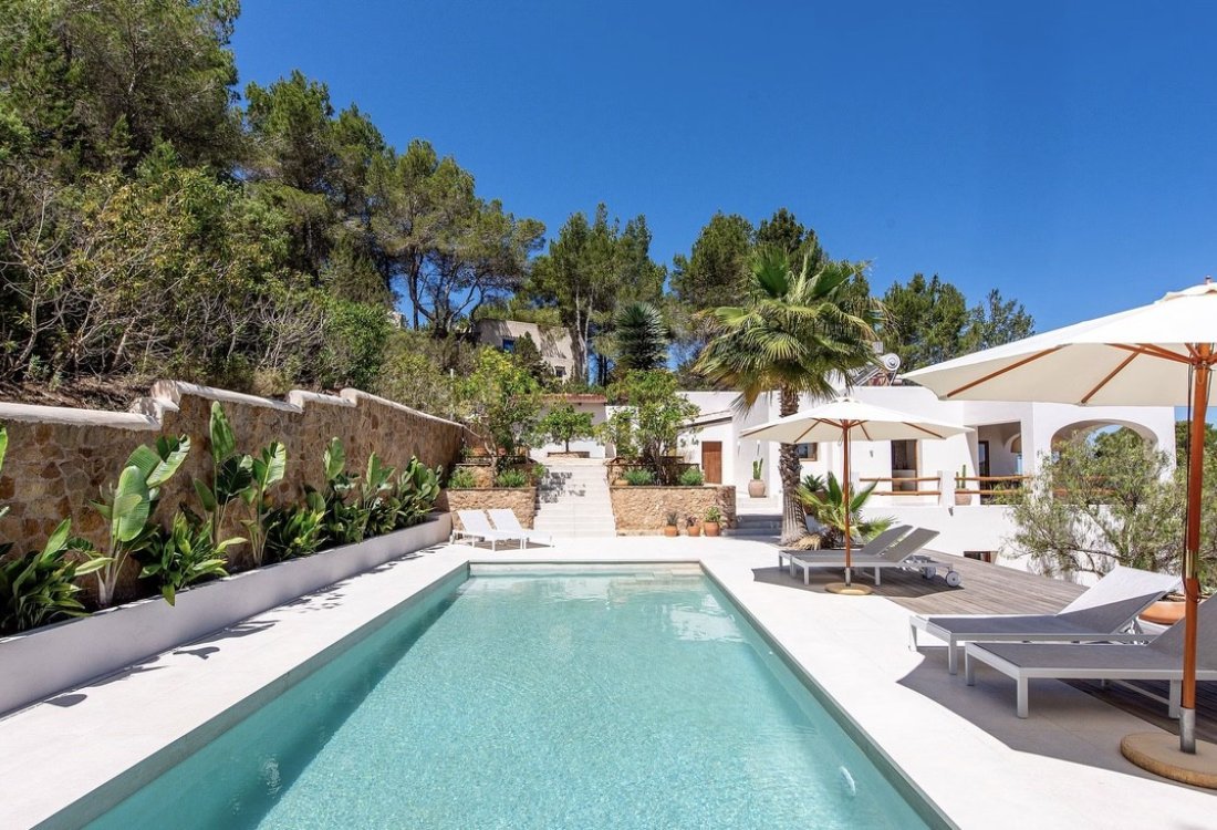 Villa renovada con vistas al mar y montaña - 29
