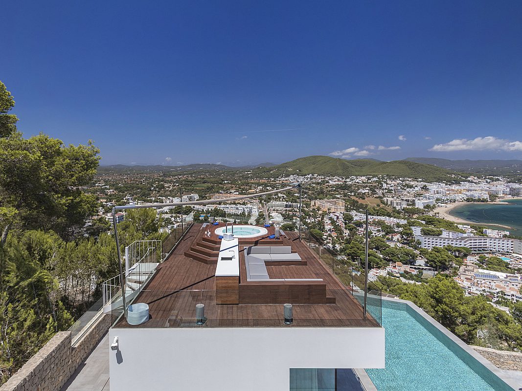 Villa moderna y única con vistas espectaculares - 15