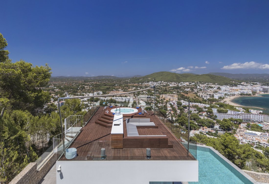 Unique modern villa with spectacular views - 15