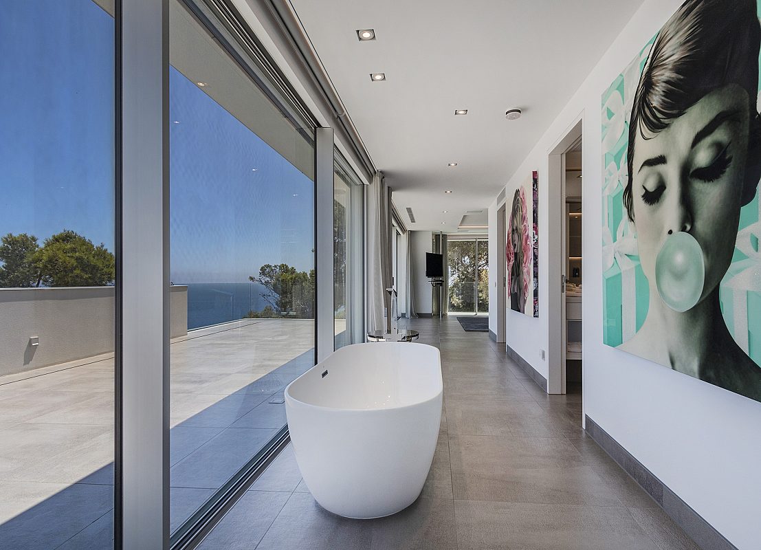 Villa moderna y única con vistas espectaculares - 12