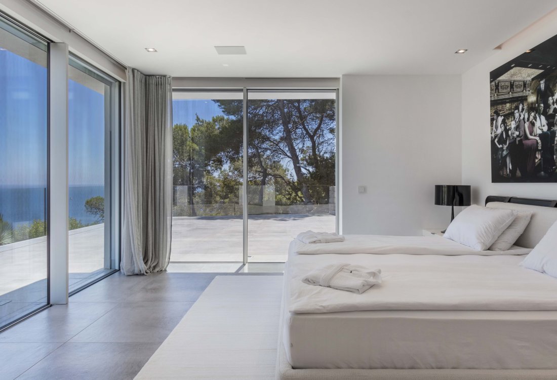 Unique modern villa with spectacular views - 9