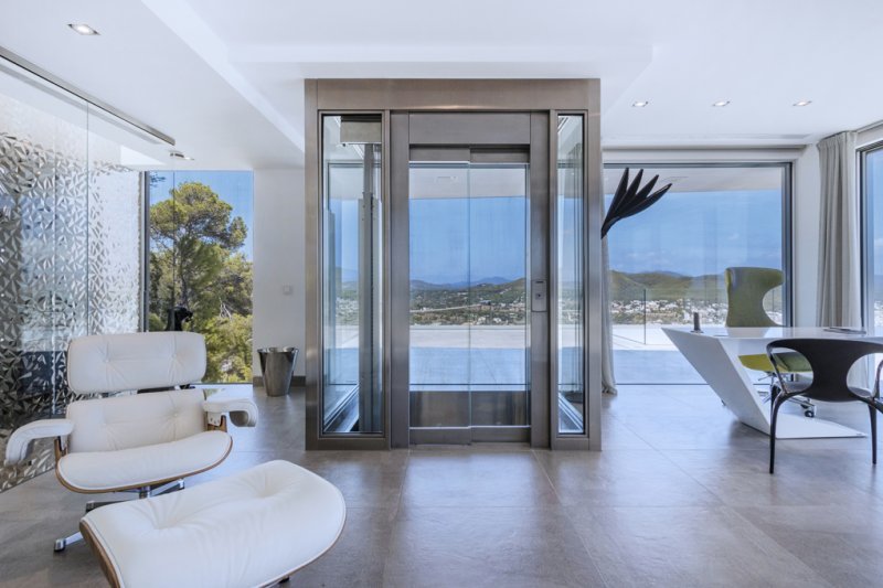 Unique modern villa with spectacular views - 5