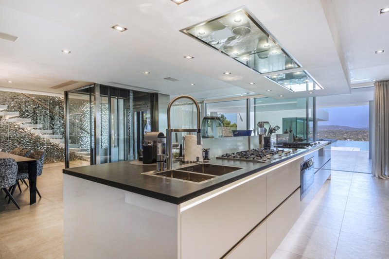 Unique modern villa with spectacular views - 4