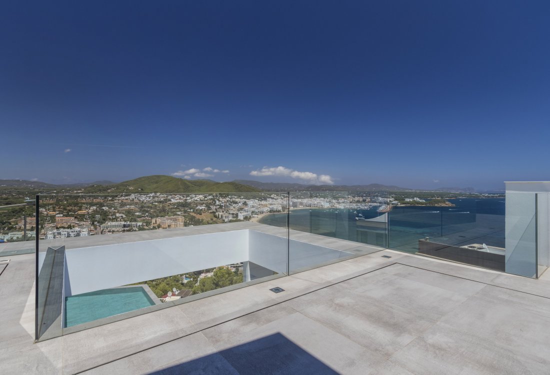 Unique modern villa with spectacular views - 20
