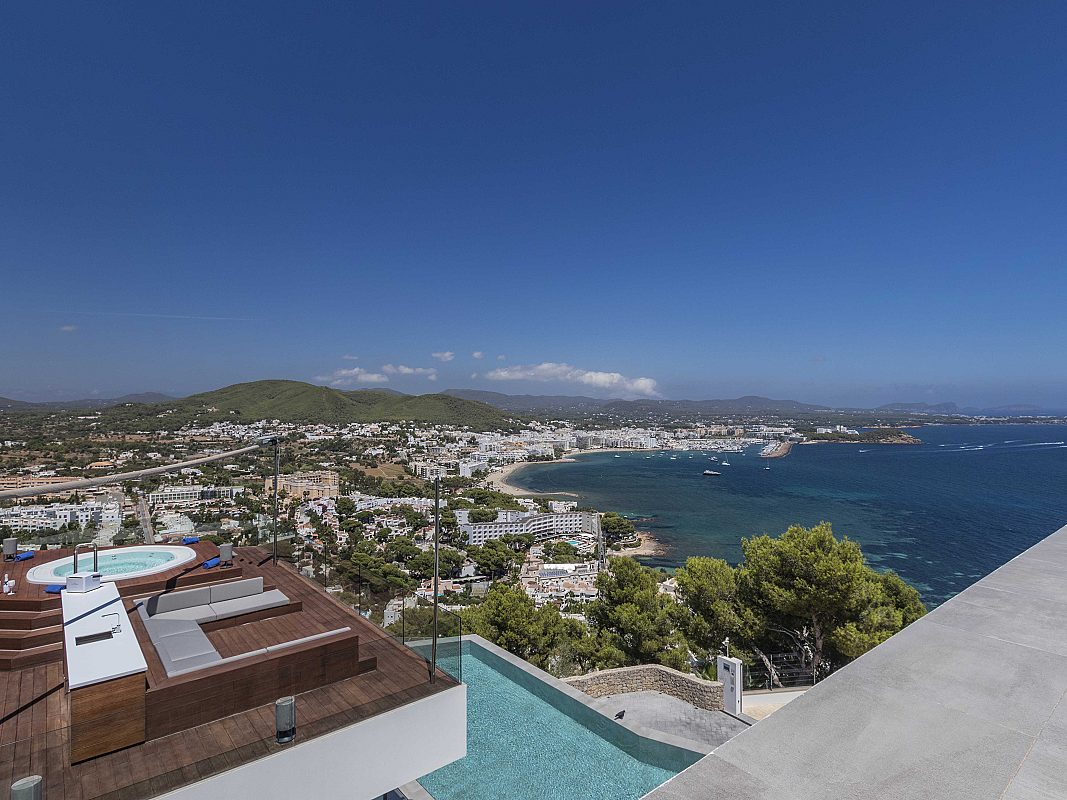 Villa moderna y única con vistas espectaculares - 19