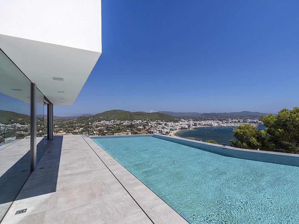 Moderne Villa mit spektakulärem Blick - 3