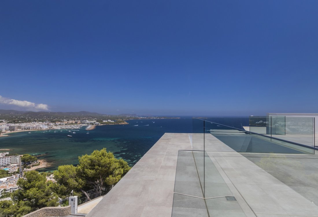 Unique modern villa with spectacular views - 21