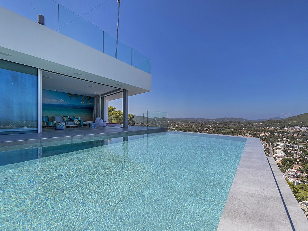 Villa moderna y única con vistas espectaculares - 18