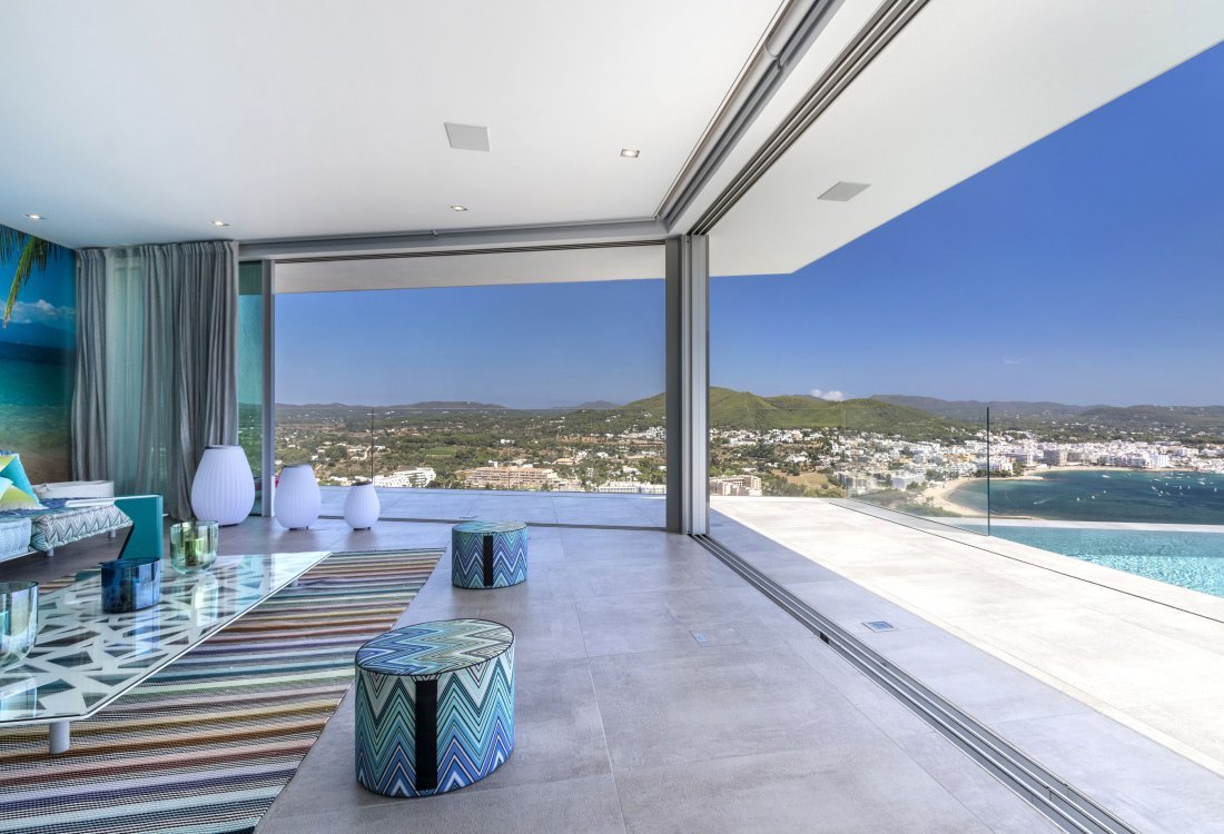Unique modern villa with spectacular views - 17