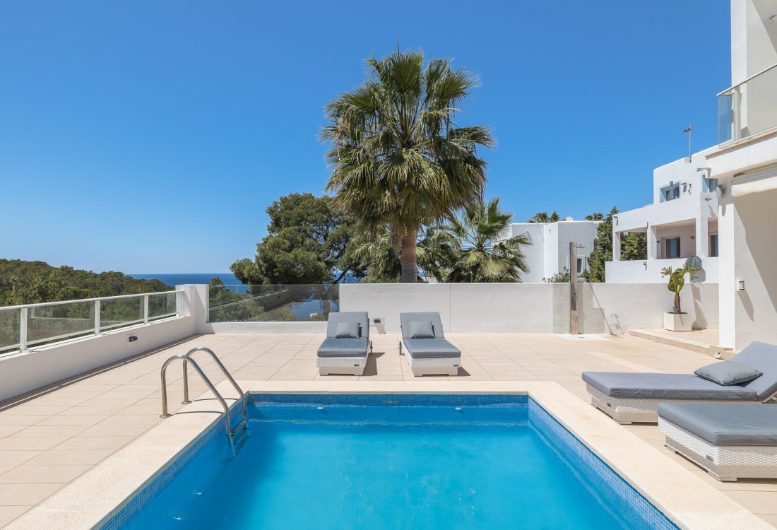 Recently renovated villa with sea and sunset views - 3