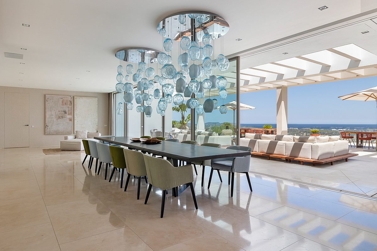 Impressive estate on a private mountain - 25