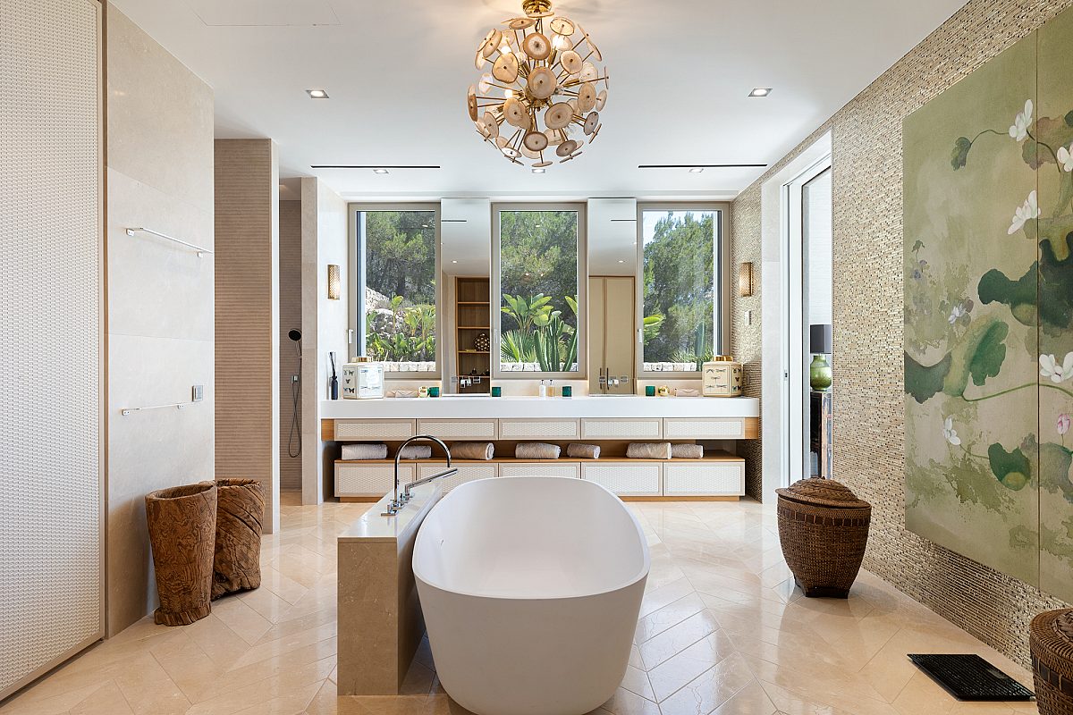 Impressive estate on a private mountain - 11