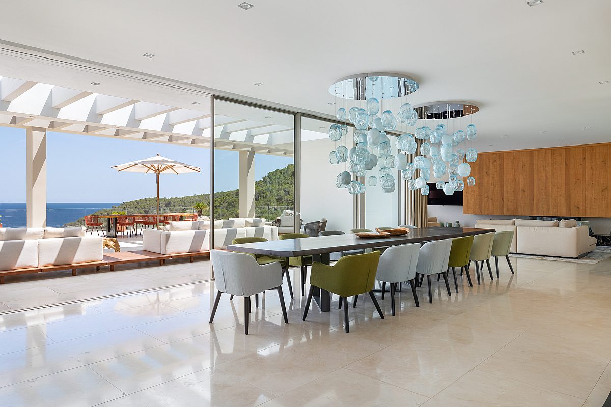 Impressive estate on a private mountain - 4