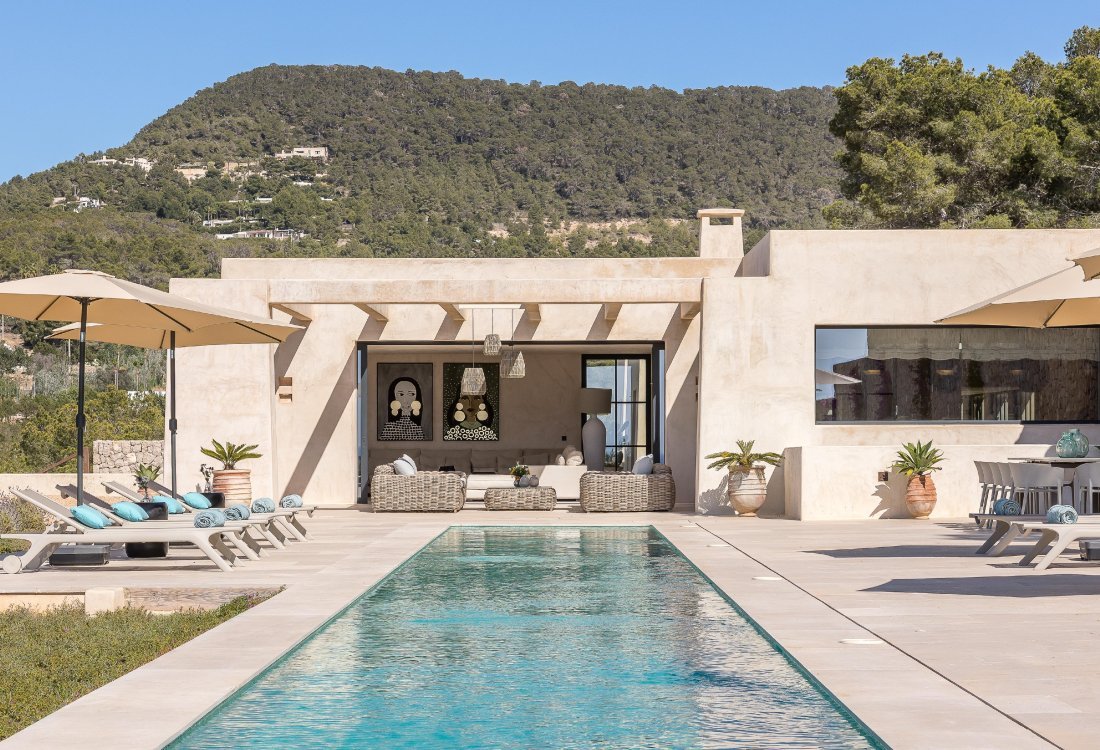 Outstanding villa with sunset sea views - 2