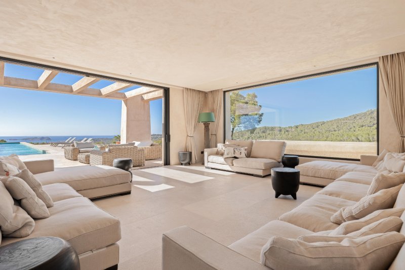 Outstanding villa with sunset sea views - 3