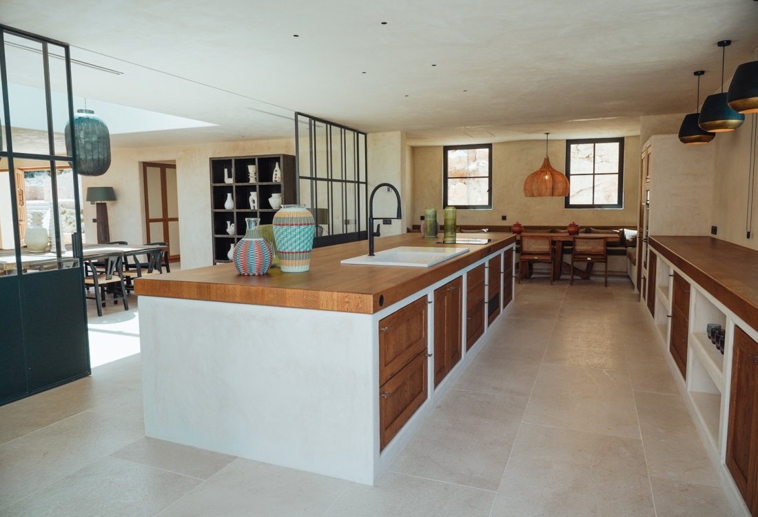 Outstanding villa with sunset sea views - 8