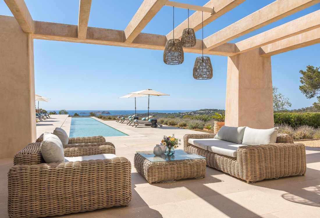 Outstanding villa with sunset sea views - 1