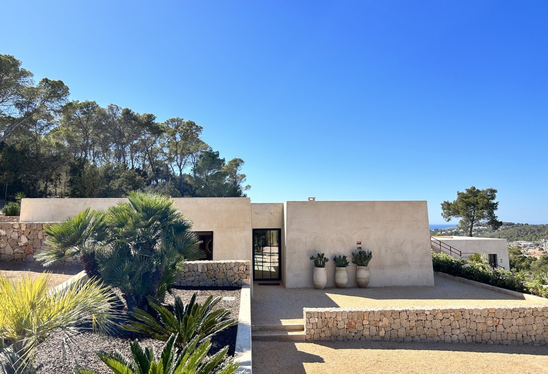 Outstanding villa with sunset sea views - 10