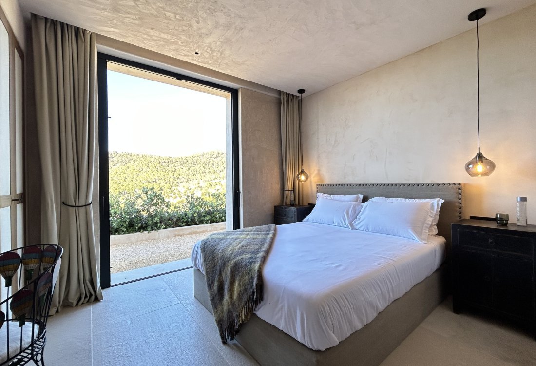 Outstanding villa with sunset sea views - 15