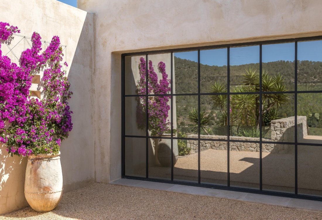 Outstanding villa with sunset sea views - 33