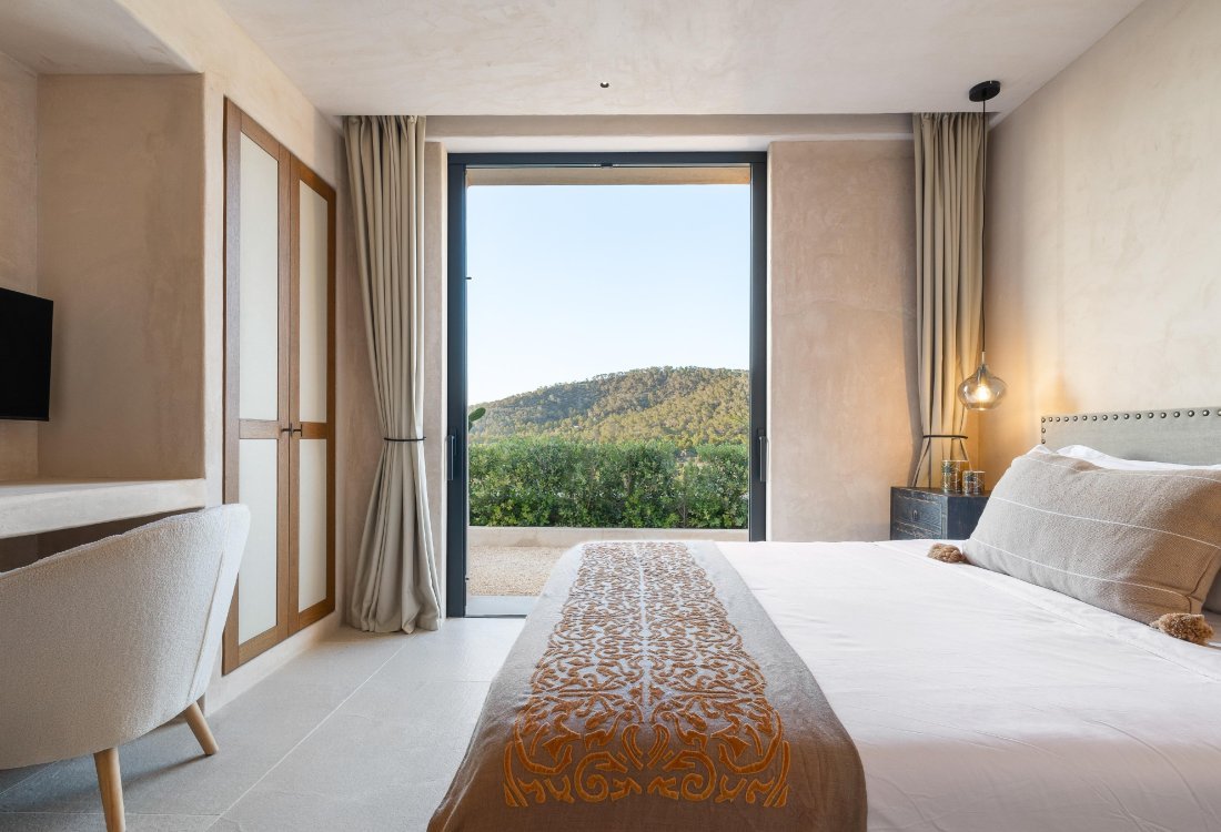 Outstanding villa with sunset sea views - 19