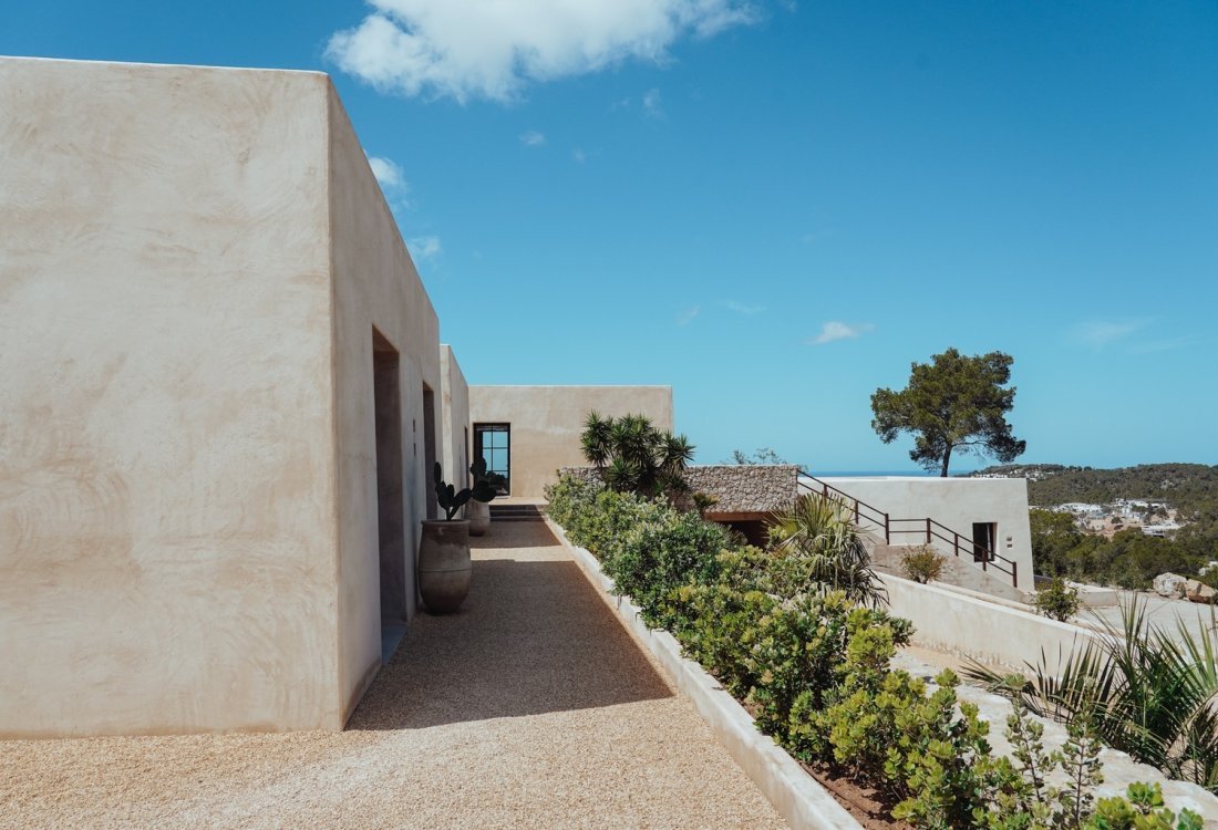 Outstanding villa with sunset sea views - 13