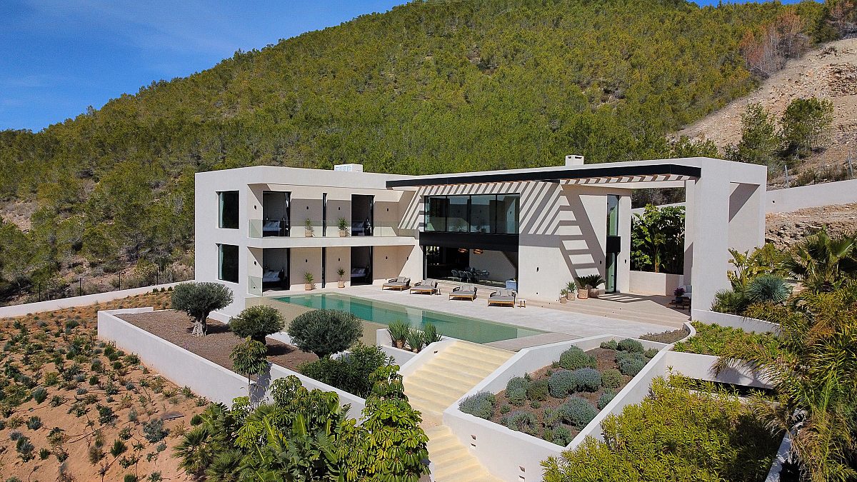 Exclusive designer villa with panoramic views near Ibiza Town - 1