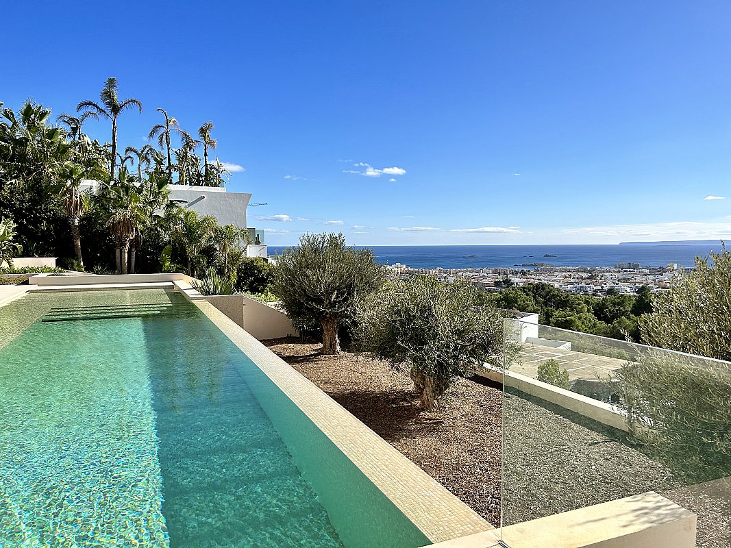 Exclusive designer villa with panoramic views near Ibiza Town - 12