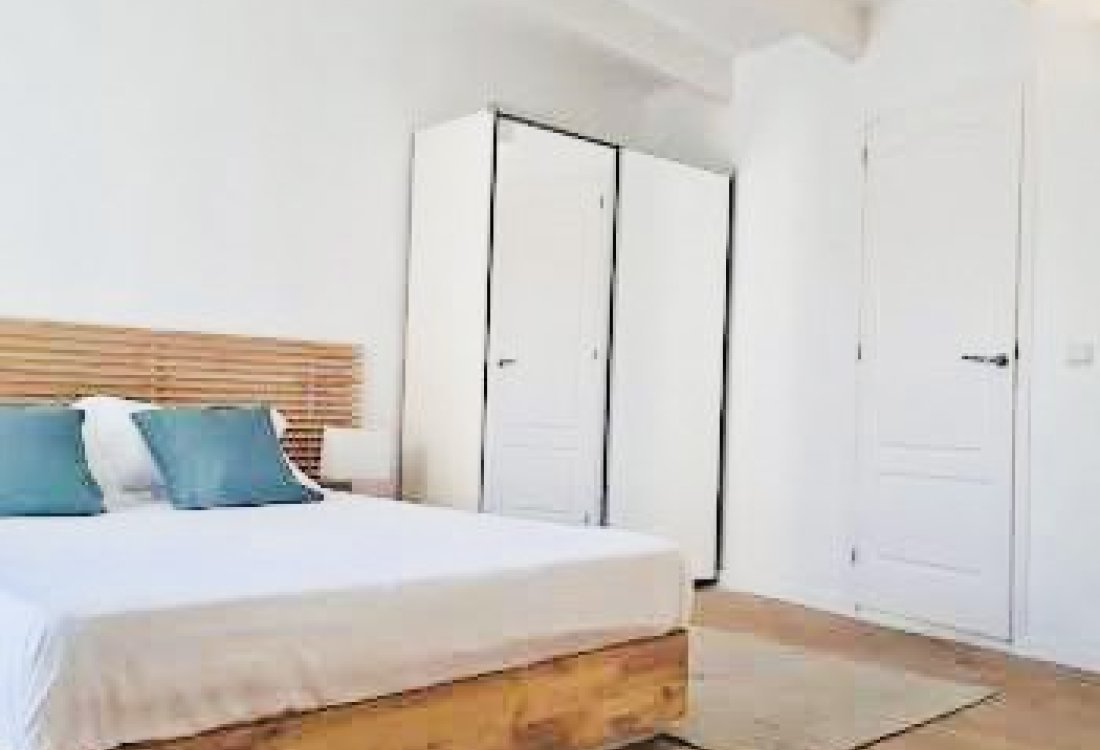 Three apartment property in the old town - 16